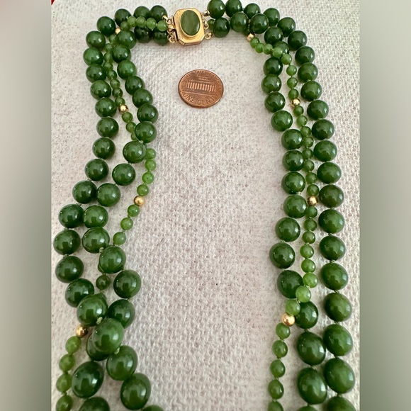 Natural jade triple- strand bead necklace w/ gold filled clasp 18” - Picture 6 of 7